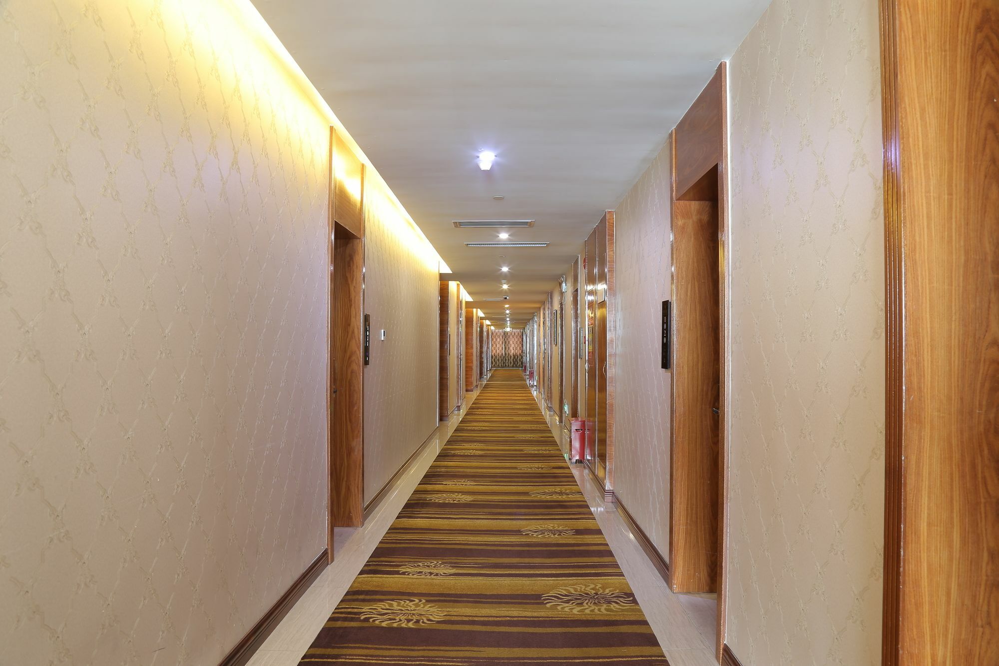 Oubon International Hotel Guangzhou Exteriör bild